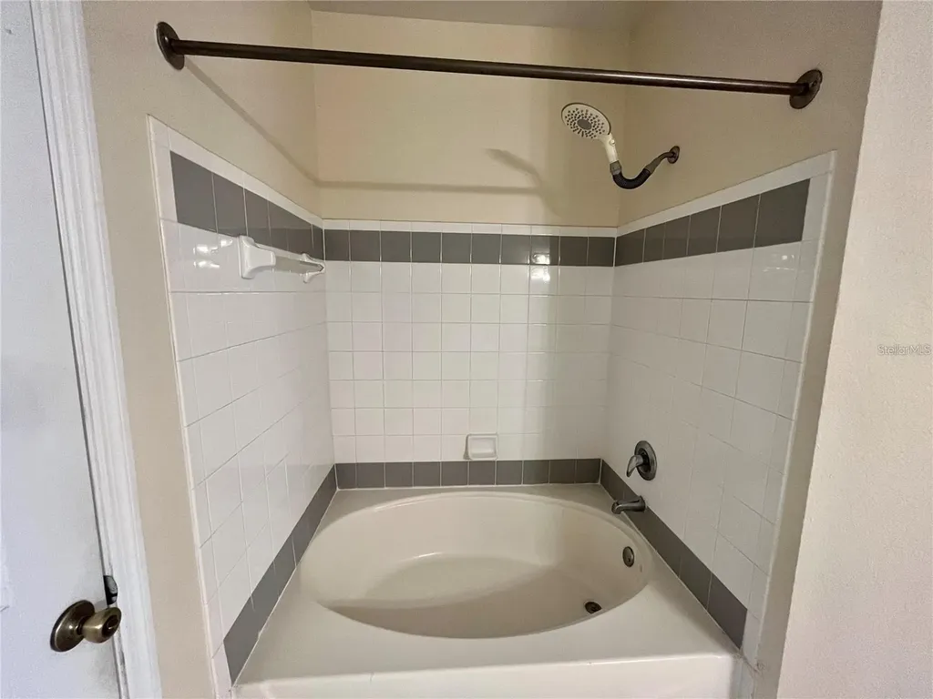6412 Queens Borough Avenue Orlando FL 32835