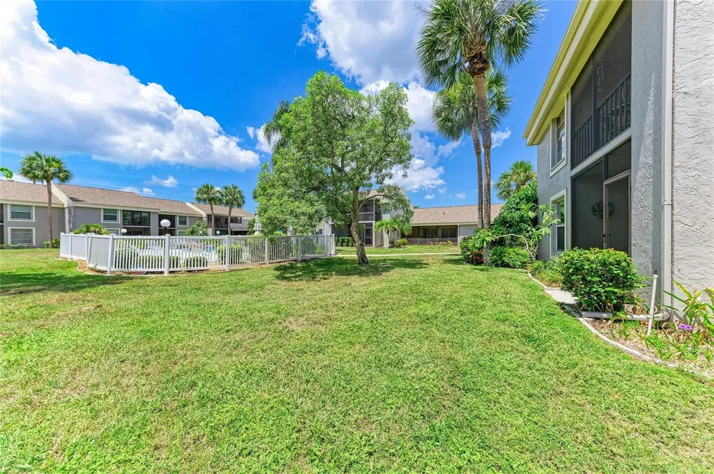 5962 7th Ave W Bradenton FL 34209