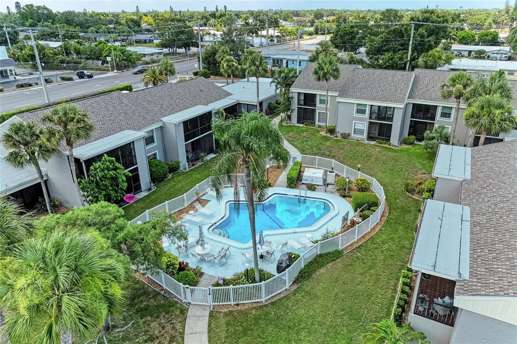5962 7th Ave W Bradenton FL 34209