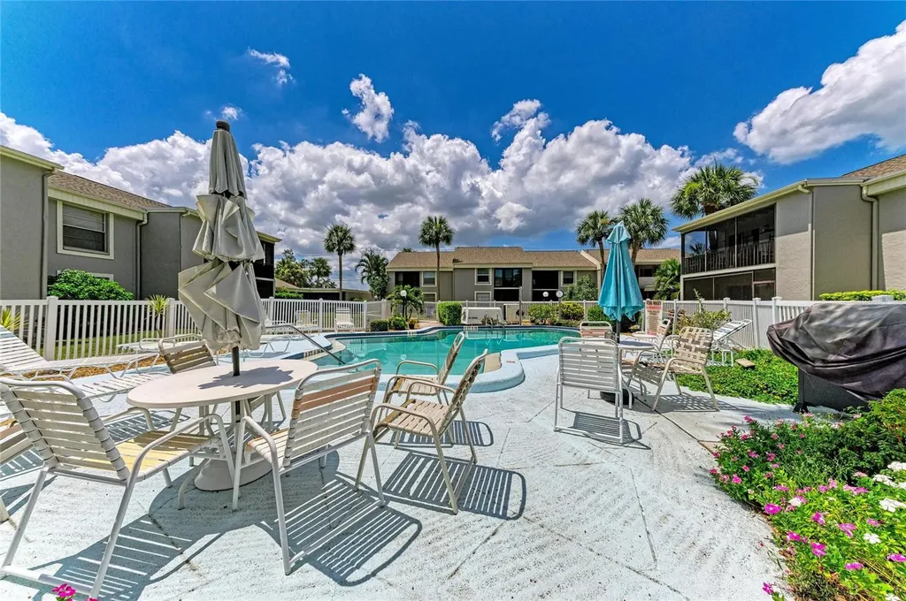 5962 7th Ave W Bradenton FL 34209