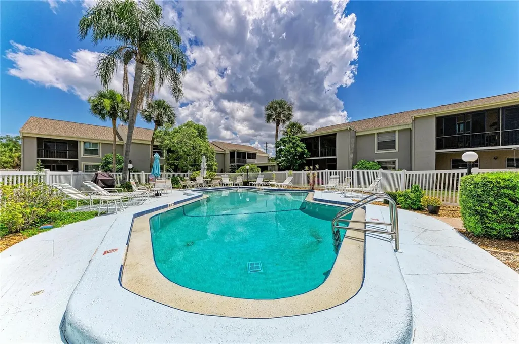 5962 7th Ave W Bradenton FL 34209