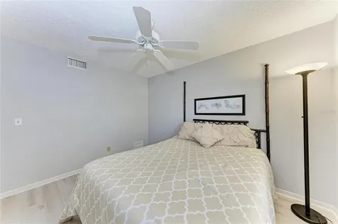 5962 7th Ave W Bradenton FL 34209