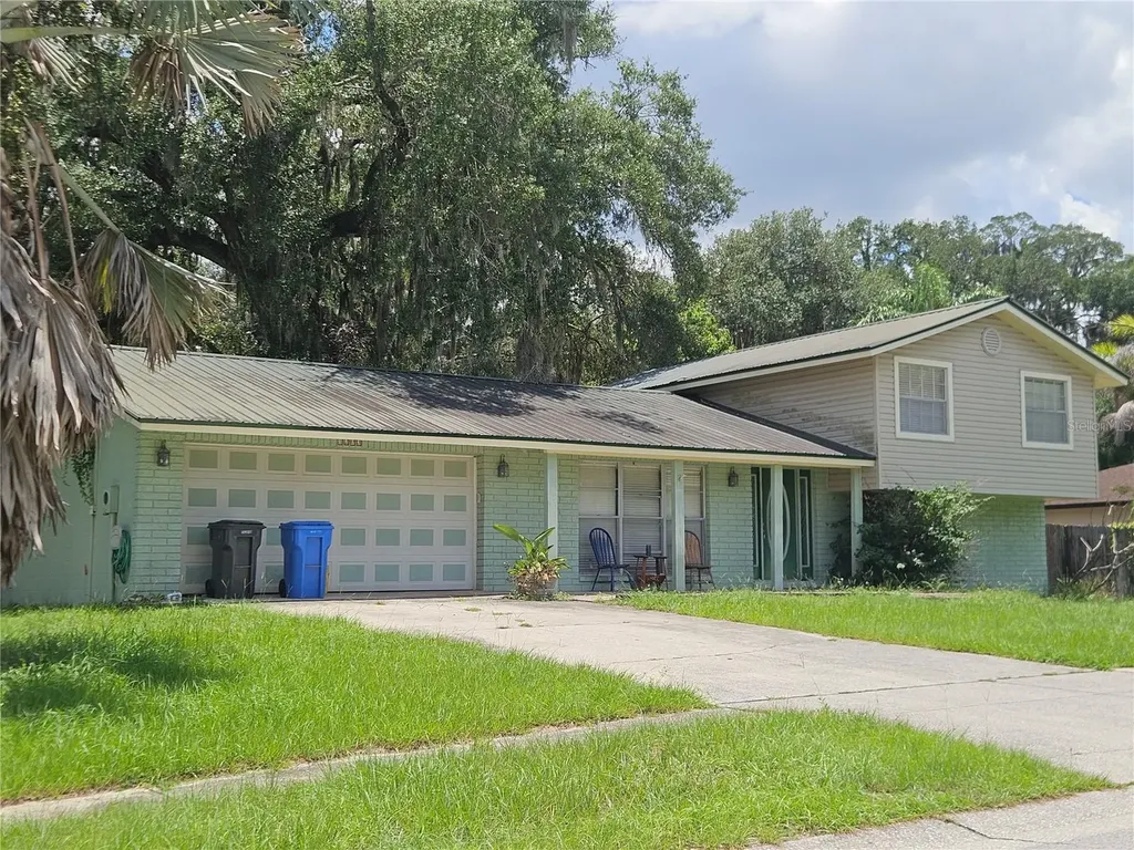 1203 Lake Valrico Lane Valrico FL 33594