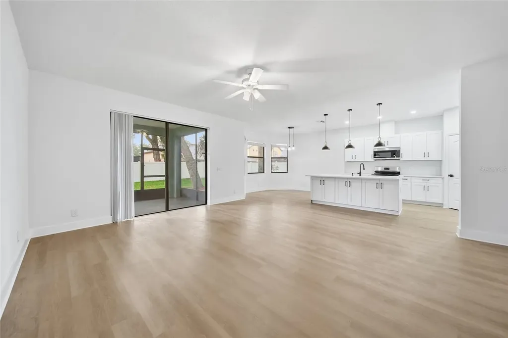 1908 Abbey Ridge Drive Dover FL 33527