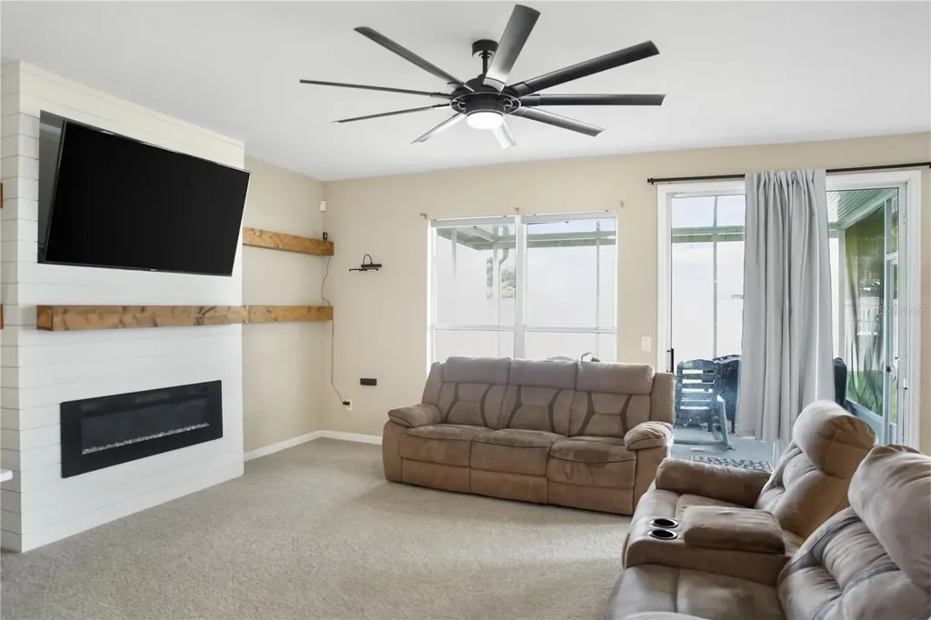 586 Independence Drive Macclenny FL 32063