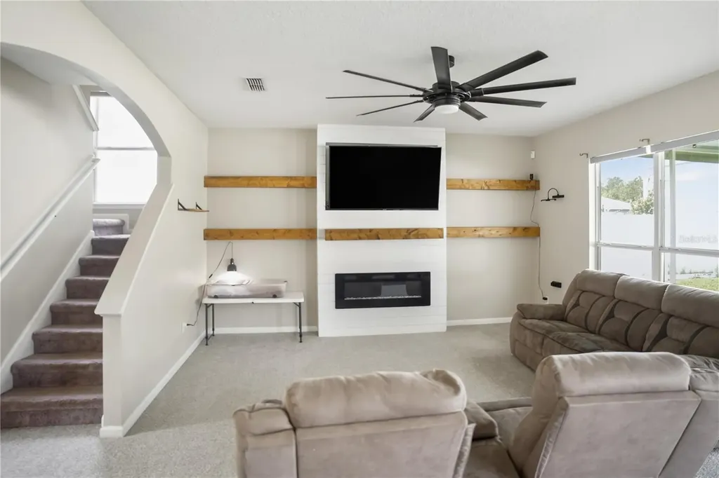 586 Independence Drive Macclenny FL 32063