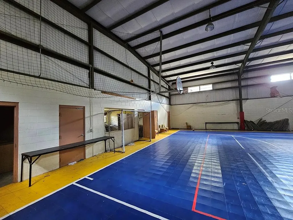 1990 SE Highway 42 Summerfield FL 34491