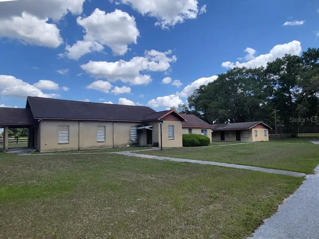 1990 SE Highway 42 Summerfield FL 34491