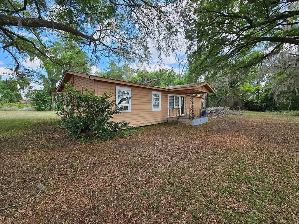 1990 SE Highway 42 Summerfield FL 34491