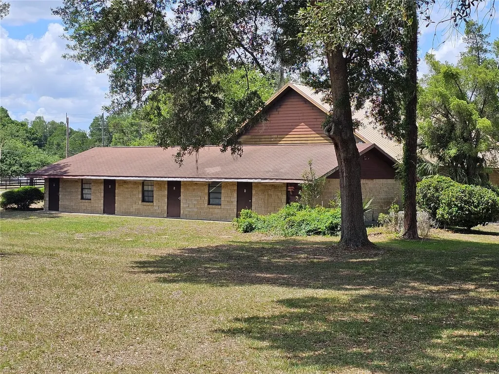 1990 SE Highway 42 Summerfield FL 34491