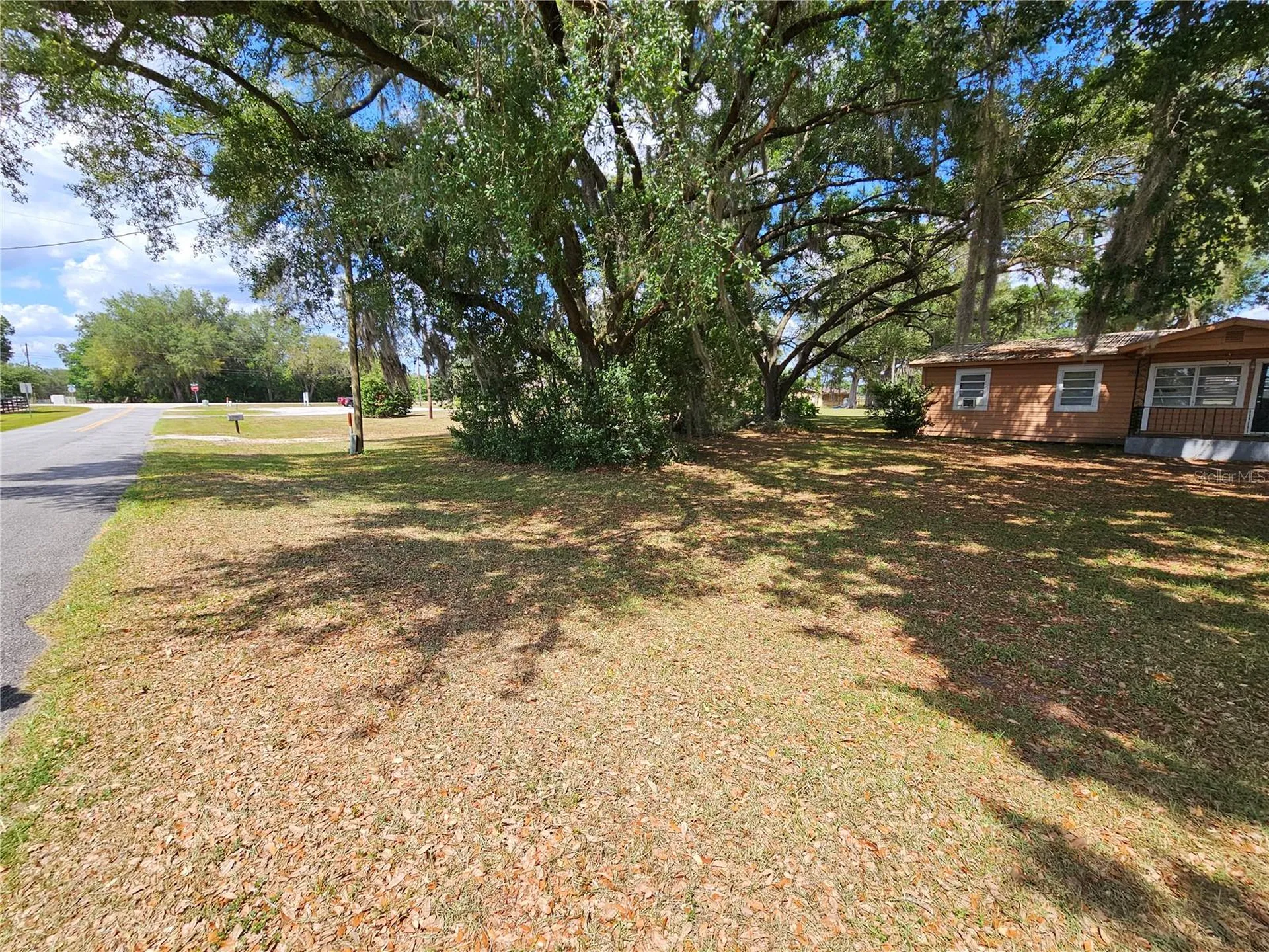 1990 SE Highway 42 Summerfield FL 34491