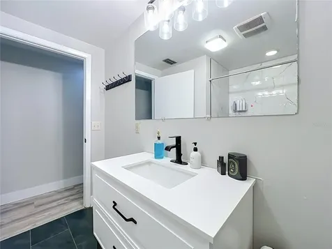 719 Cherokee Circle Sanford FL 32773
