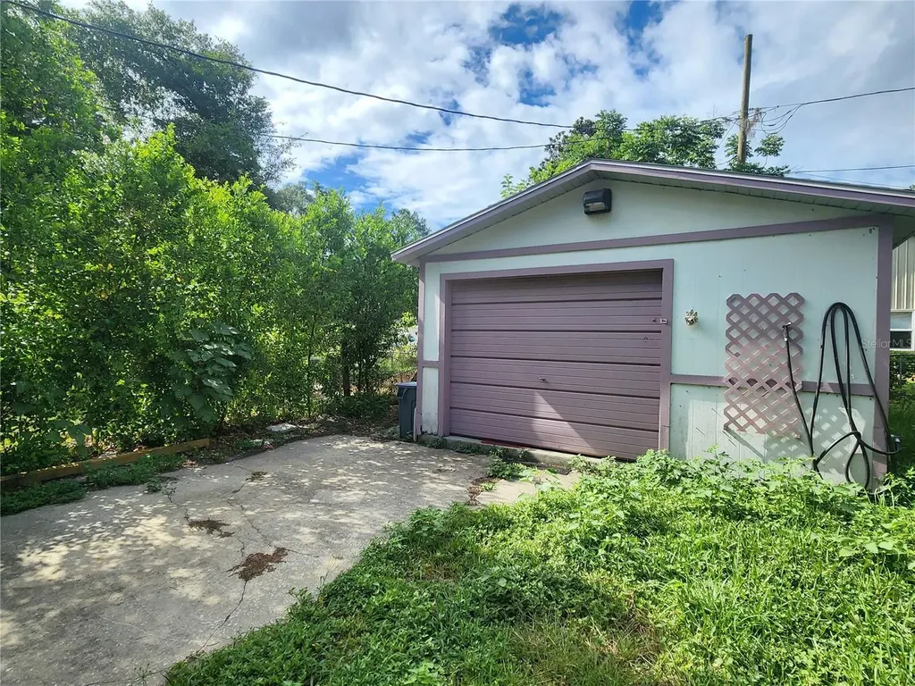 900 NW 42nd Place Ocala FL 34475