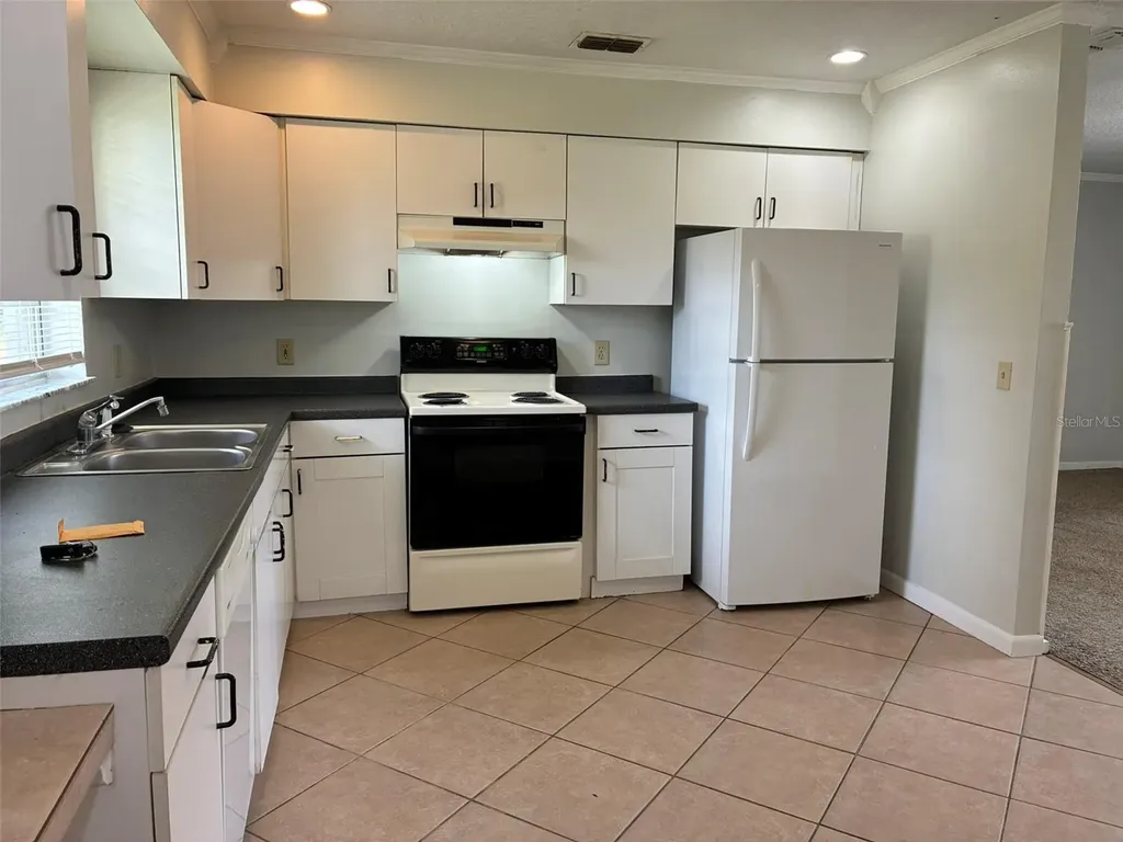 320 Queen Avenue Oviedo FL 32765