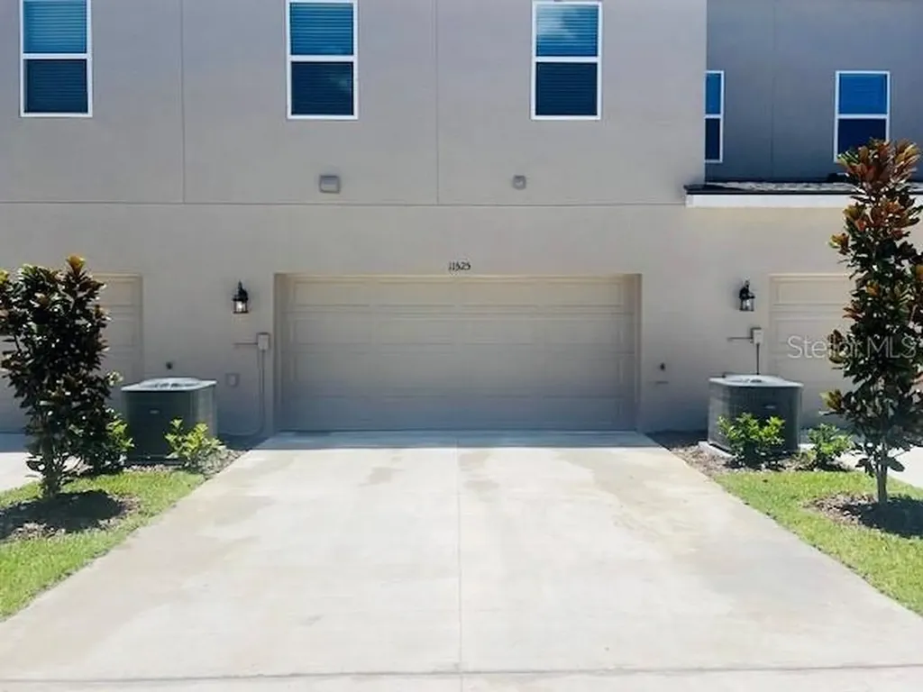11525 Straits Way Orlando FL 32832
