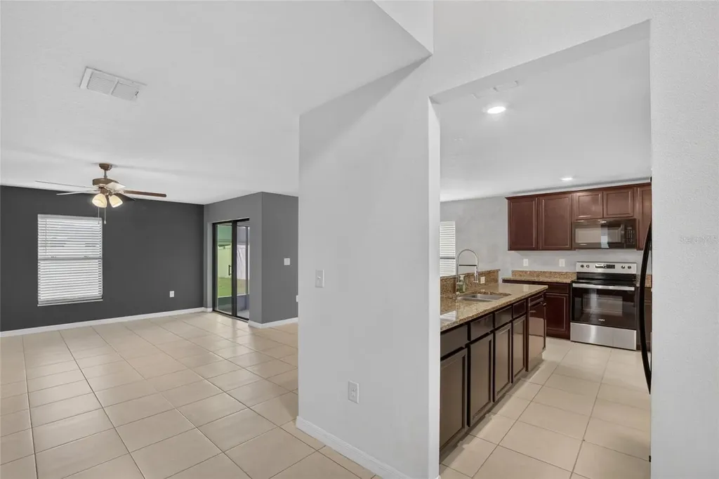 1115 Wynnmere Walk Avenue Ruskin FL 33570