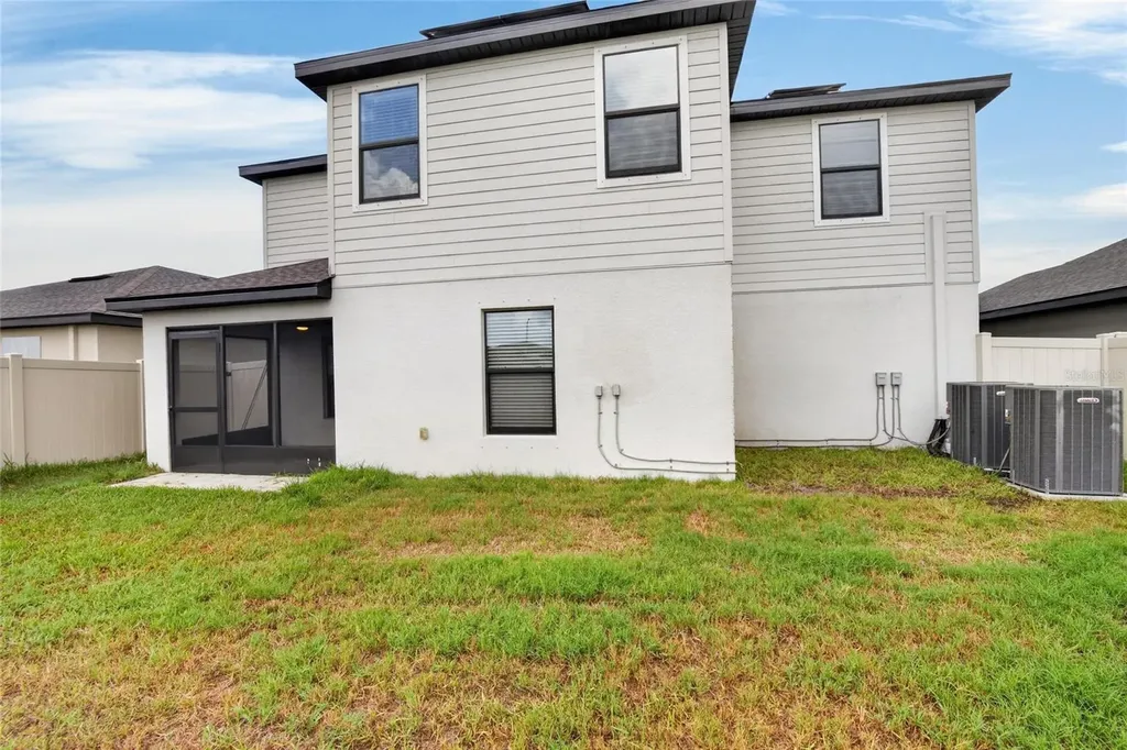 1115 Wynnmere Walk Avenue Ruskin FL 33570