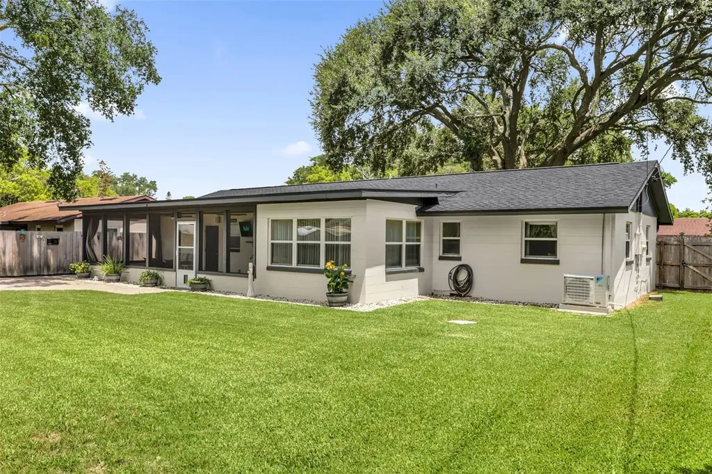 207 Temple Avenue Casselberry FL 32730