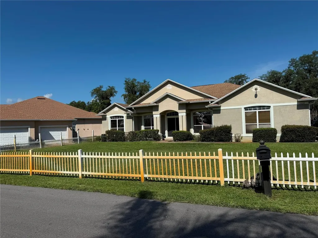 1504 Lake Thomas Loop Winter Haven FL 33880