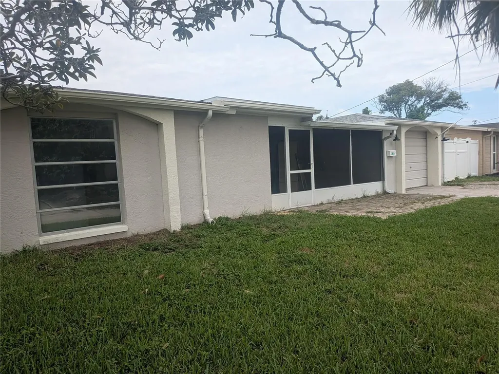 12633 3rd Isle Hudson FL 34667
