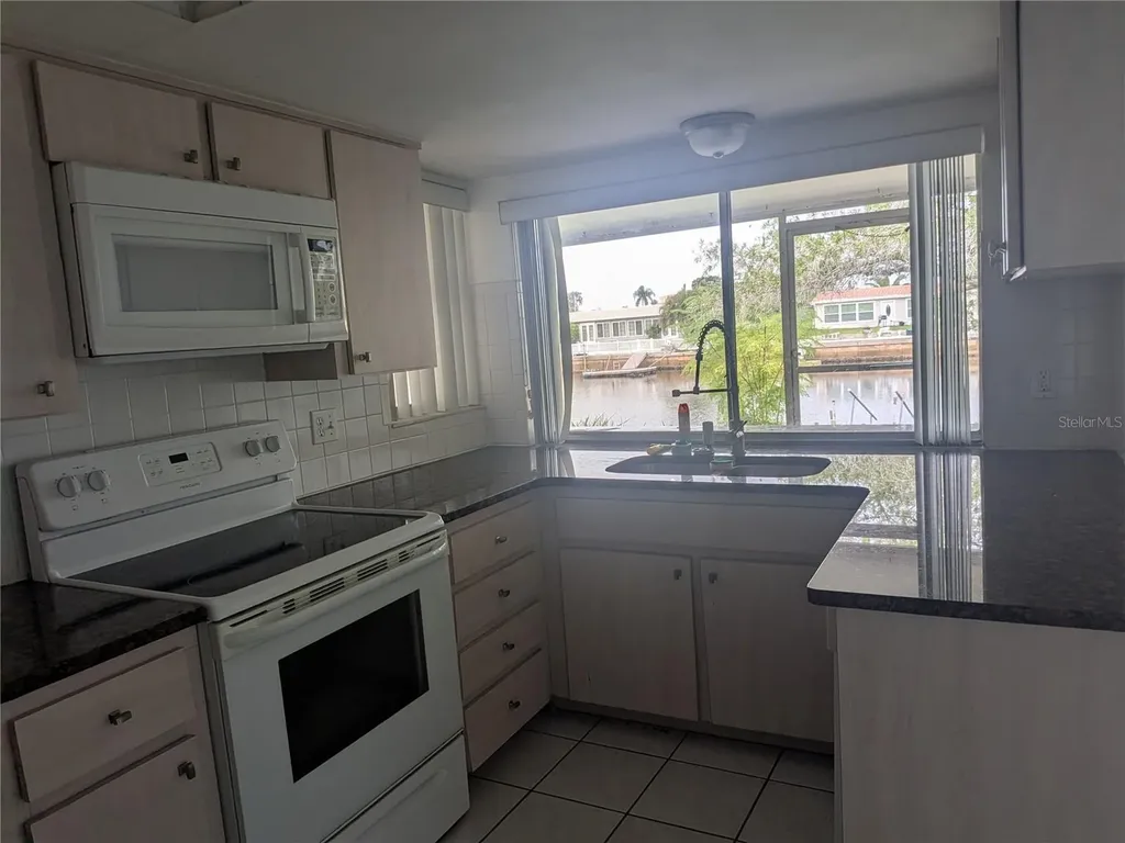 12633 3rd Isle Hudson FL 34667