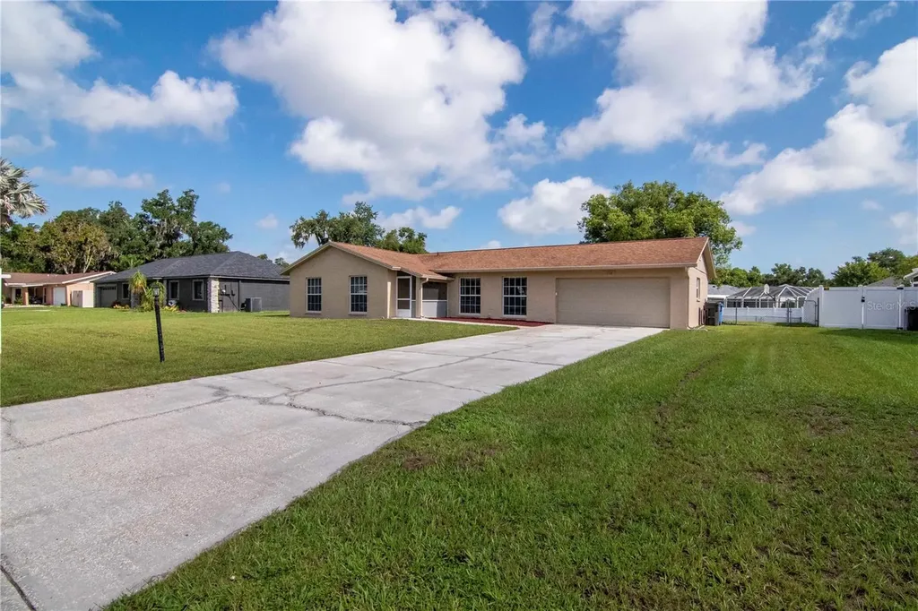 1208 Lady Guinevere Drive Valrico FL 33594