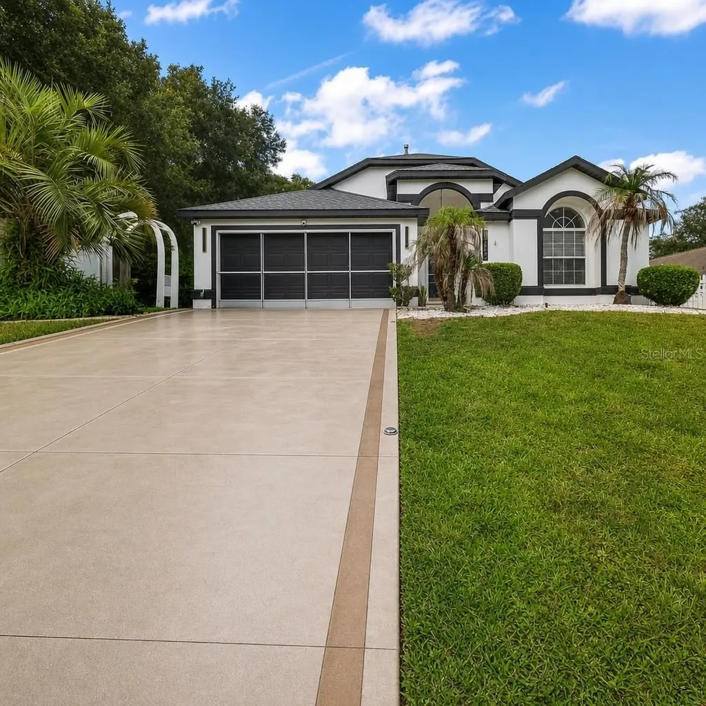 33150 Kaylee Way Leesburg FL 34788
