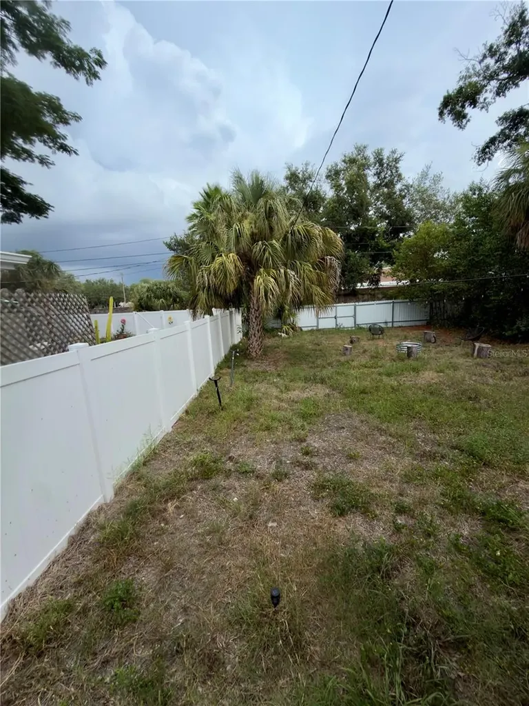 2238 Quincy Street S St Petersburg FL 33711