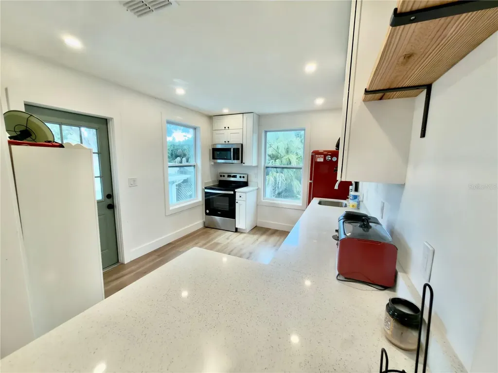 2238 Quincy Street S St Petersburg FL 33711
