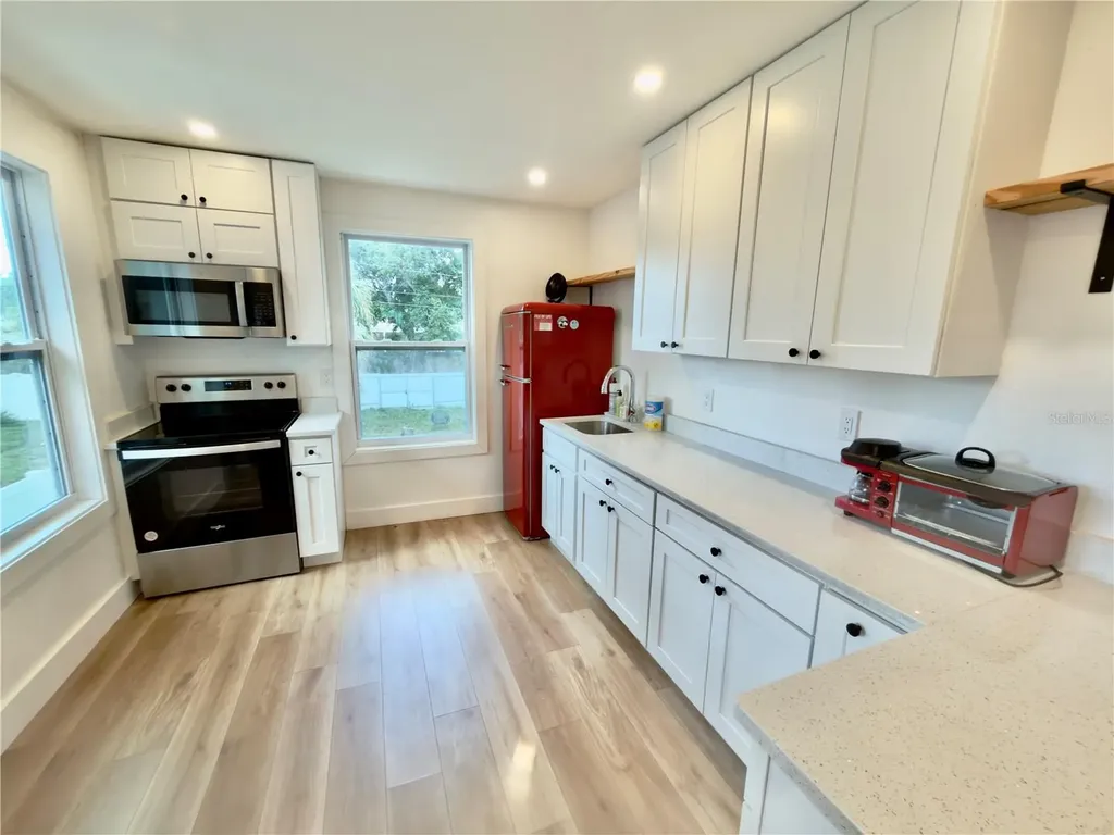 2238 Quincy Street S St Petersburg FL 33711