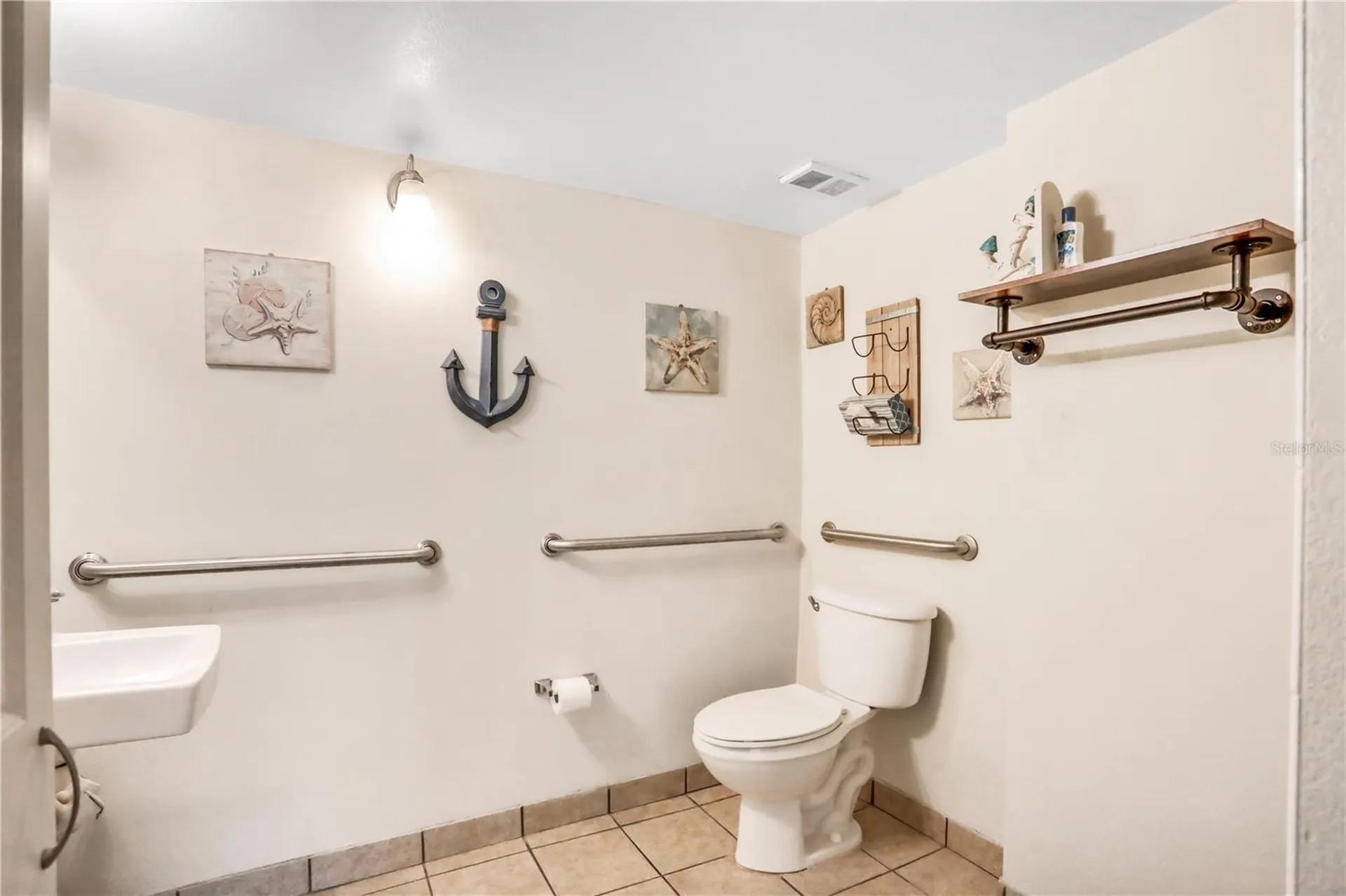 1909 S Atlantic Avenue Daytona Beach FL 32118