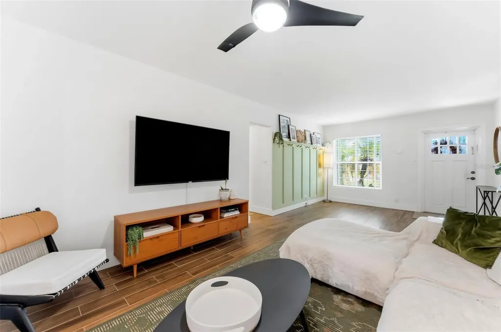 3905 W Pearl Avenue Tampa FL 33611