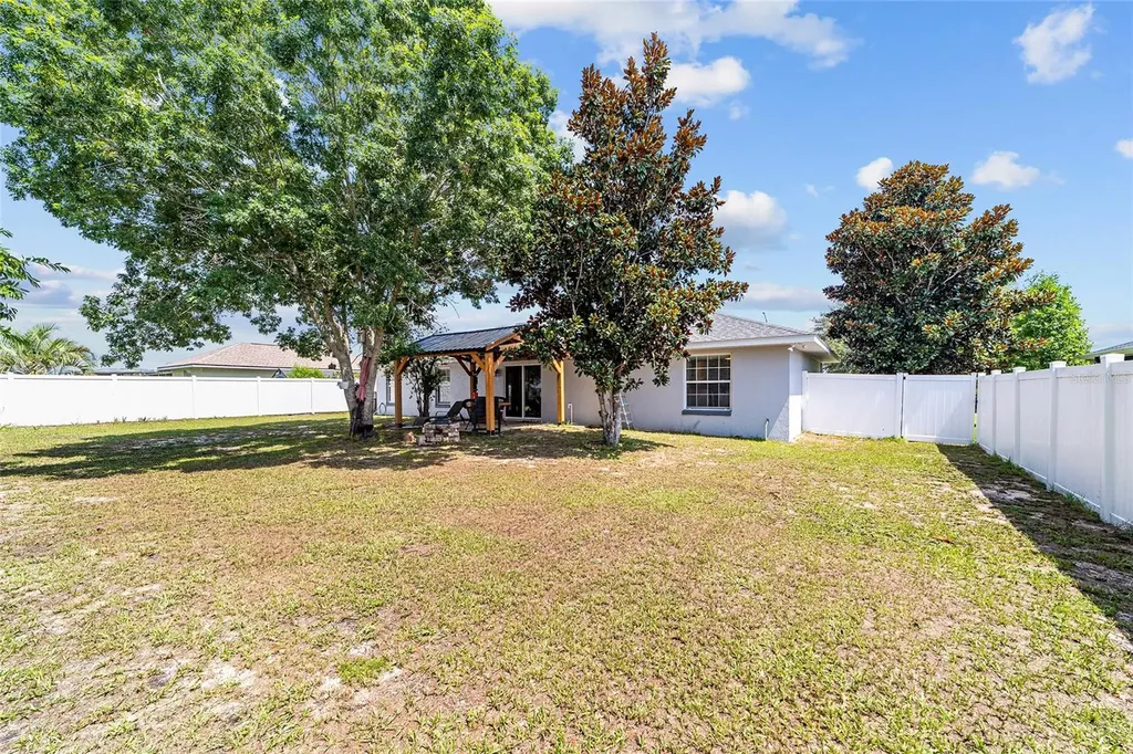 6880 SE 103rd Place Belleview FL 34420