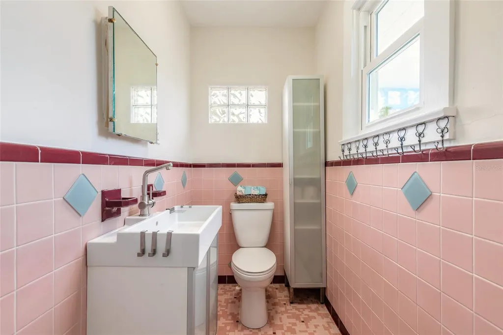445 Seaview Avenue Daytona Beach FL 32118
