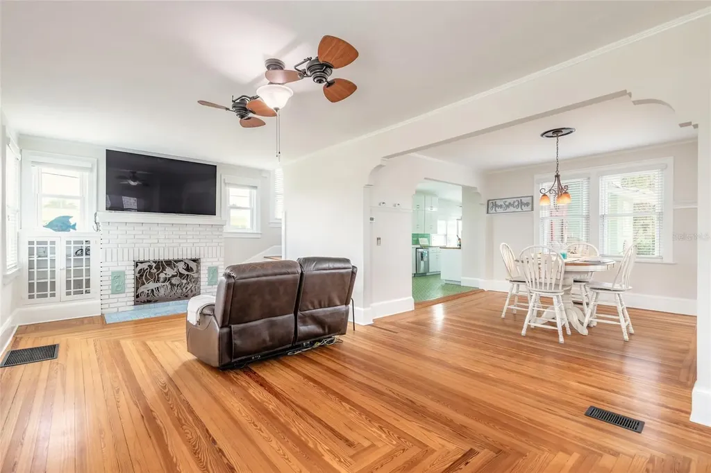 445 Seaview Avenue Daytona Beach FL 32118