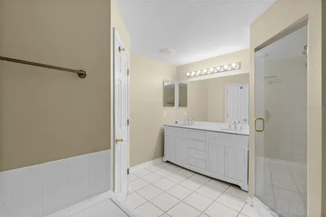 148 Country Lakes Circle Groveland FL 34736
