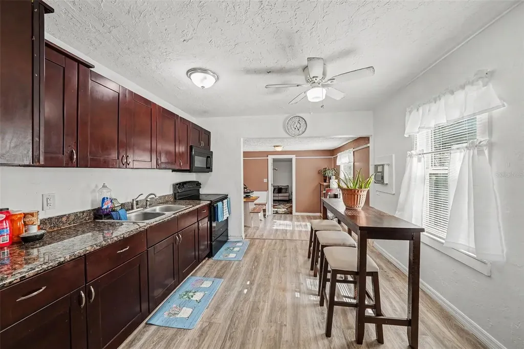 4678 13th Ave S St Petersburg FL 33711