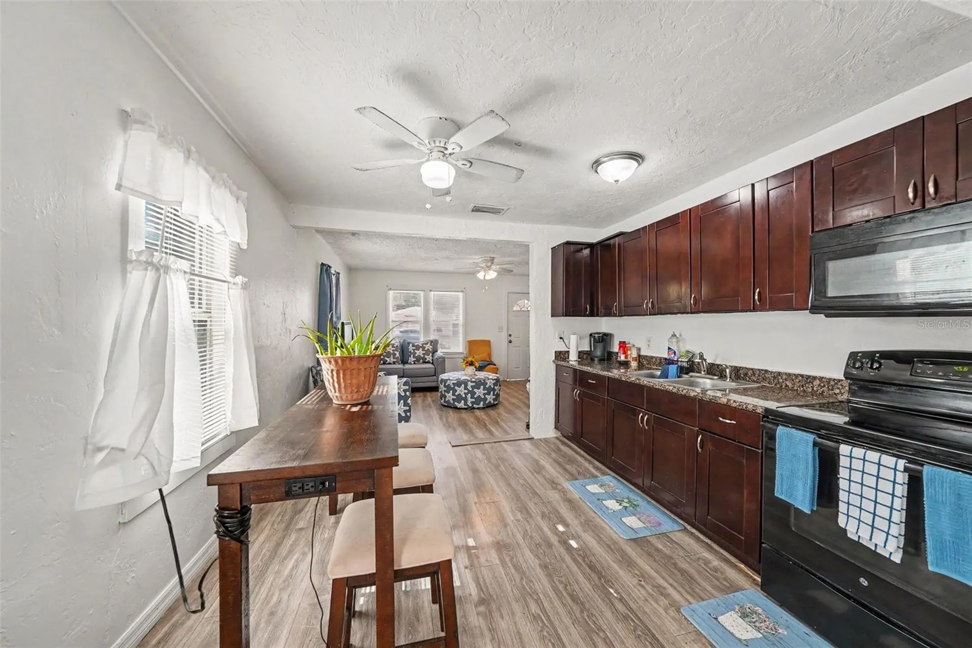 4678 13th Ave S St Petersburg FL 33711