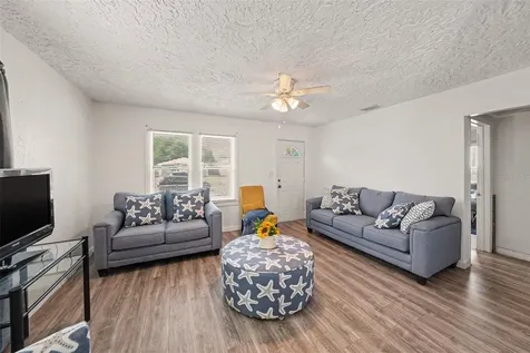 4678 13th Ave S St Petersburg FL 33711