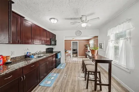 4678 13th Ave S St Petersburg FL 33711