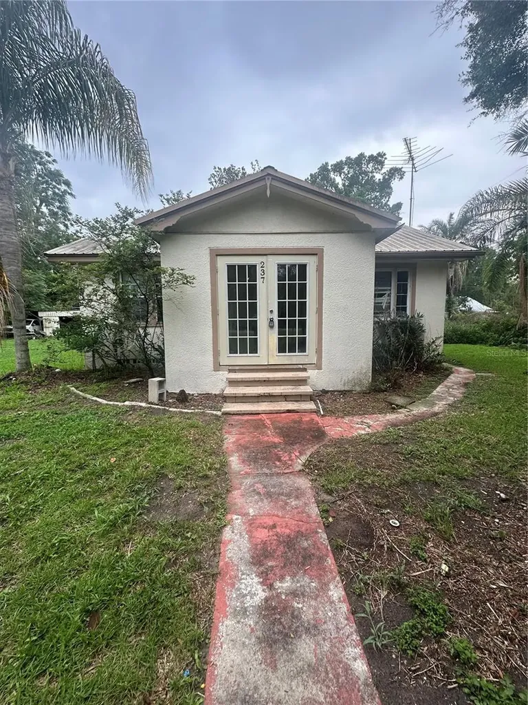 237 Broad Street Masaryktown FL 34604