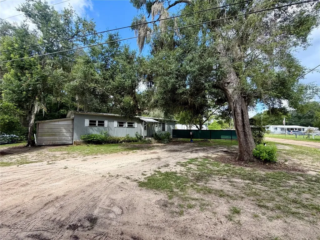 13030 NE 249 Court Fort Mc Coy FL 32134