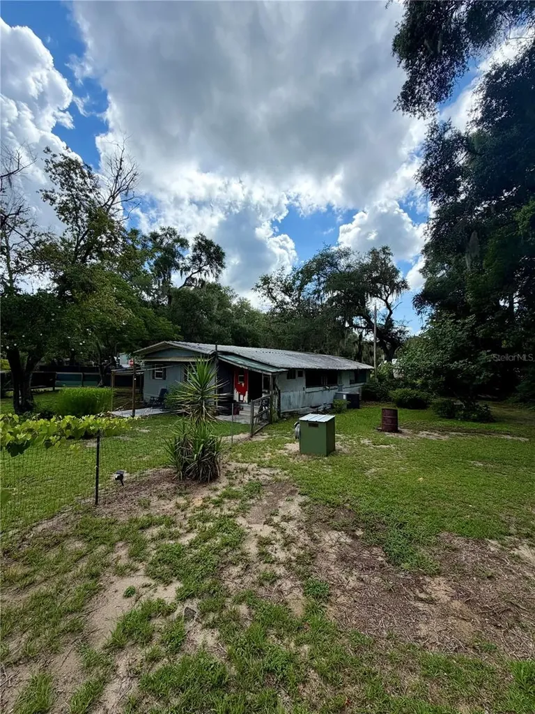 13030 NE 249 Court Fort Mc Coy FL 32134