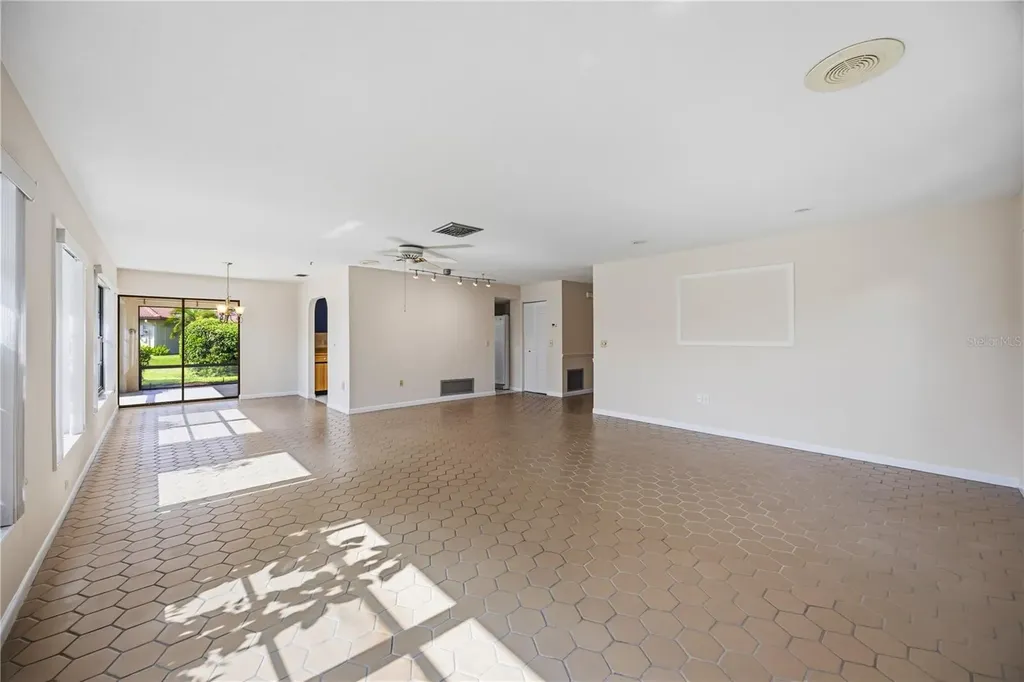 849 Senda Plata Venice FL 34293