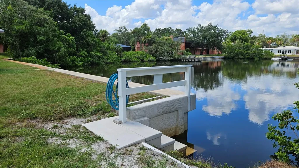 4805 Alt 19 Palm Harbor FL 34683