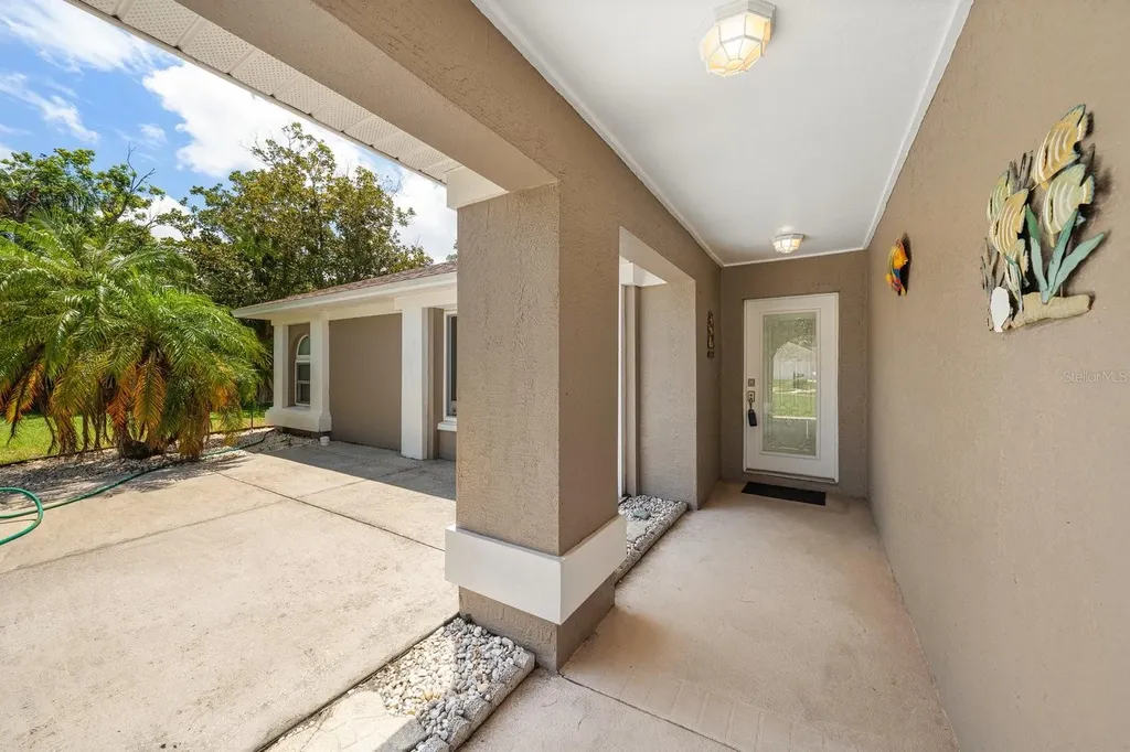 1301 Lily Court Tarpon Springs FL 34689