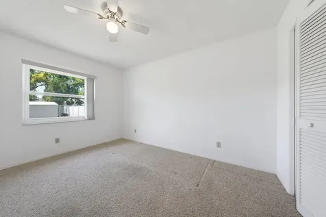 1301 Lily Court Tarpon Springs FL 34689