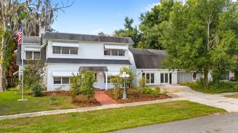 127 E Laurel Avenue Howey In The Hills FL 34737