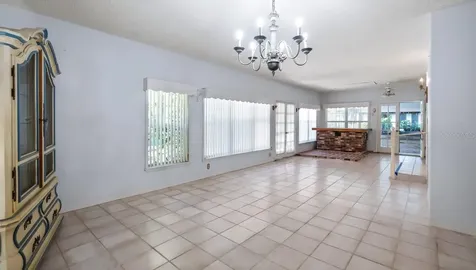 127 E Laurel Avenue Howey In The Hills FL 34737