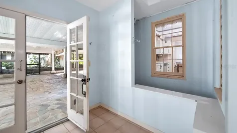 127 E Laurel Avenue Howey In The Hills FL 34737